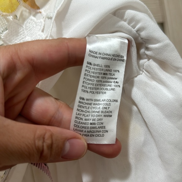 White house black market lemon print Lace peplum top Size 12 - Picture 8 of 10